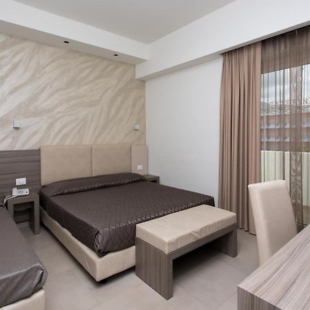 Hotel Santa Caterina Village Club Скалеа Екстериор снимка