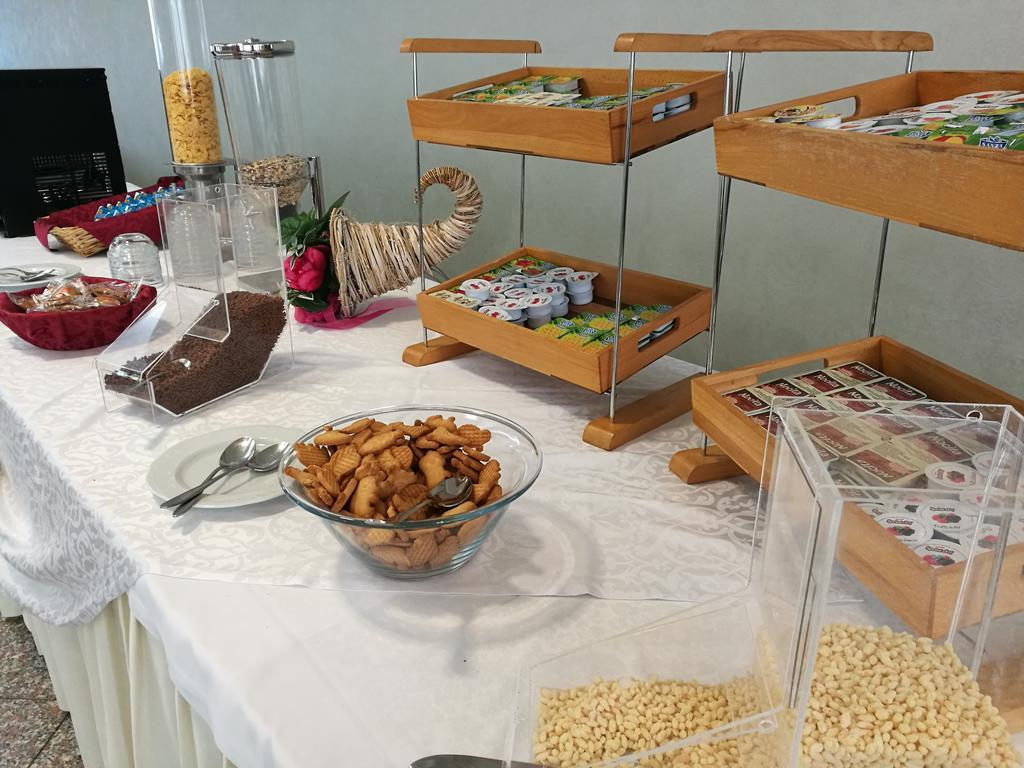 Hotel Santa Caterina Village Club Скалеа Екстериор снимка