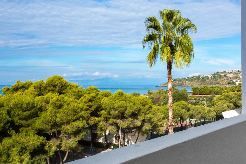 Hotel Santa Caterina Village Club Скалеа Екстериор снимка