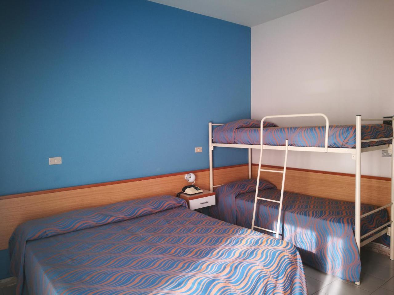 Hotel Santa Caterina Village Club Скалеа Екстериор снимка